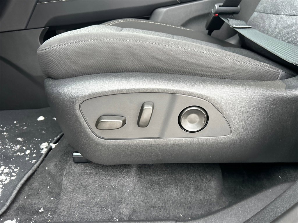 2026 GMC ACADIA - Image 15