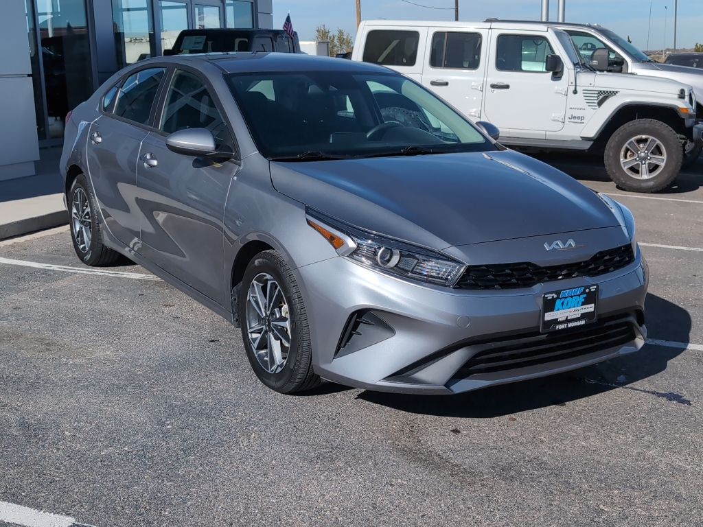 2023 Kia Forte LXS photo 3