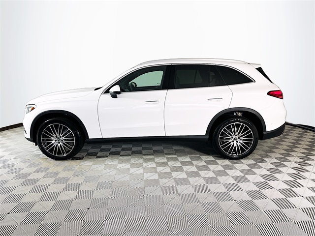 2026 Mercedes Benz GLC 300 4MATIC photo 4