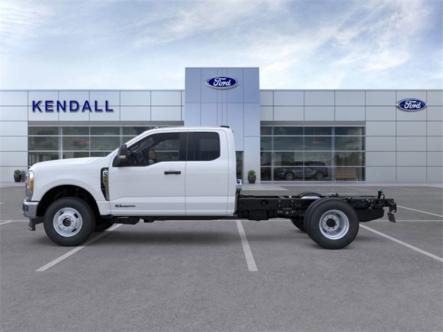 2025 Ford F-350 photo 2