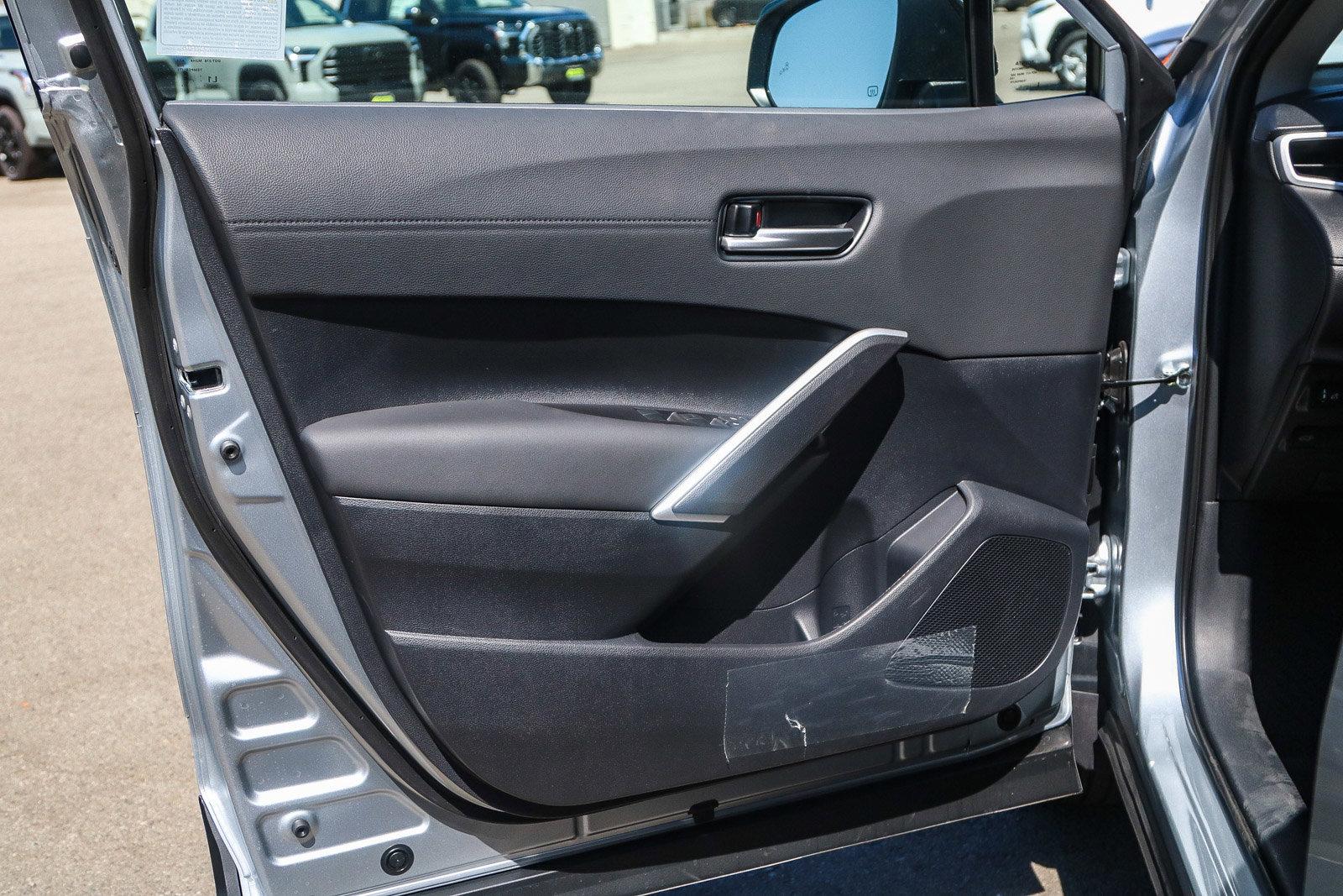 2026 Toyota Corolla Cross XLE photo 18