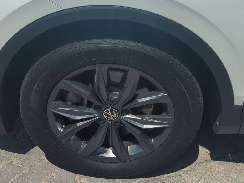 2023 Volkswagen Tiguan SE photo 26