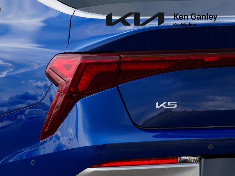 2025 Kia K5 EX photo 9