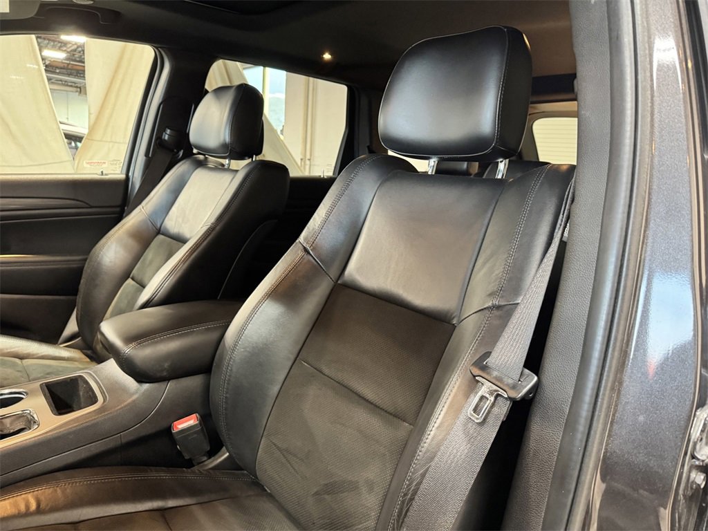 2021 Jeep Grand Cherokee Laredo photo 14