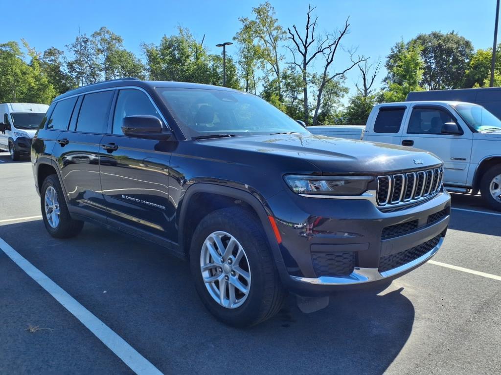 2023 Jeep Grand Cherokee Laredo photo 2