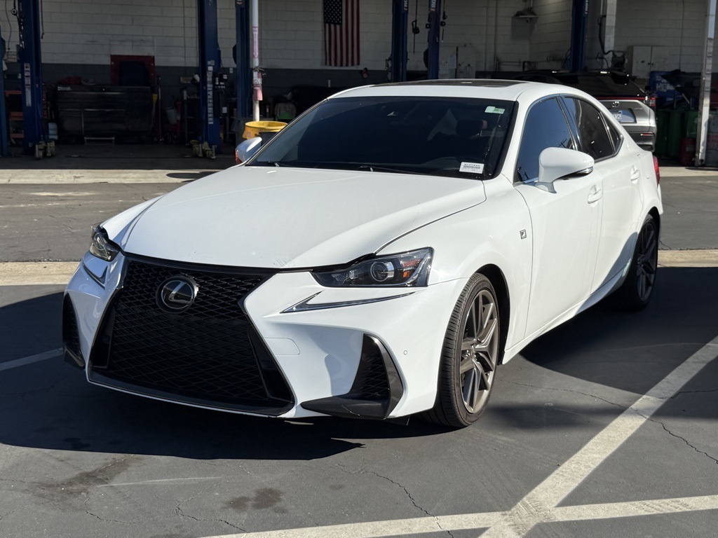 2018 Lexus IS 300 photo 3