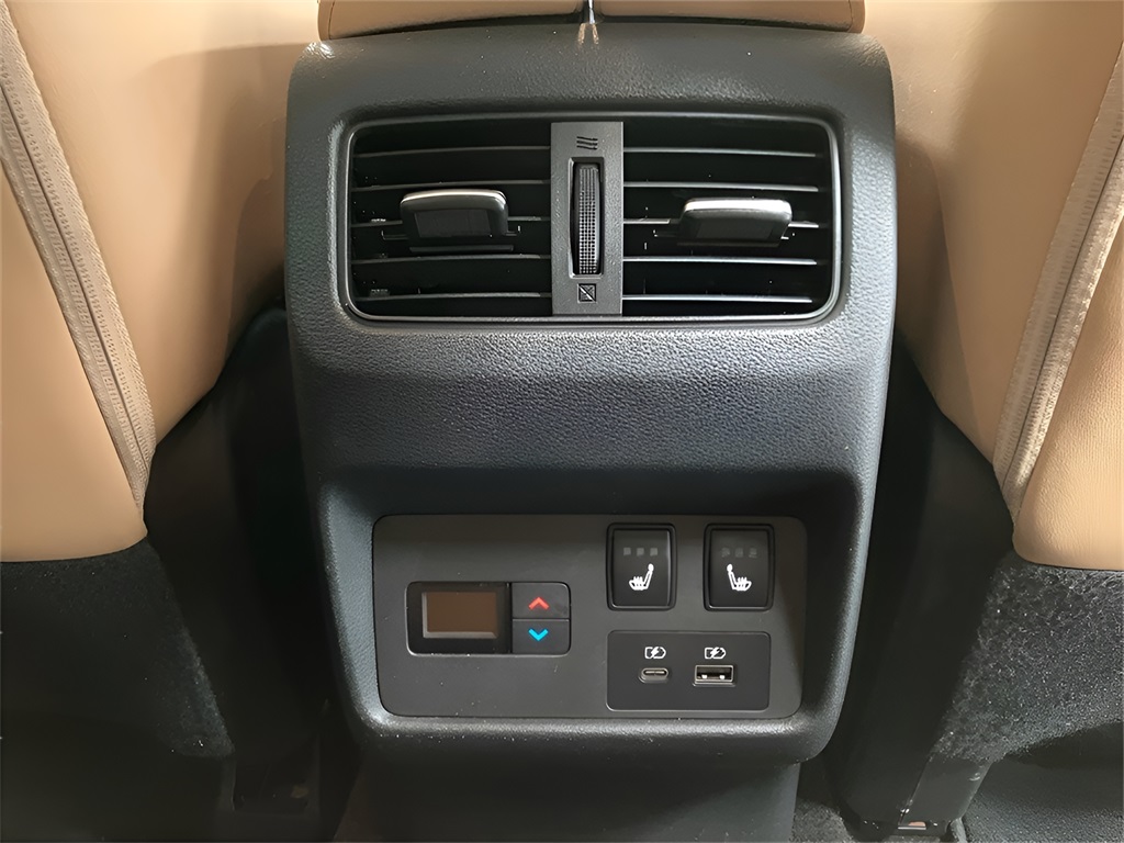 2021 Nissan Rogue Platinum photo 26