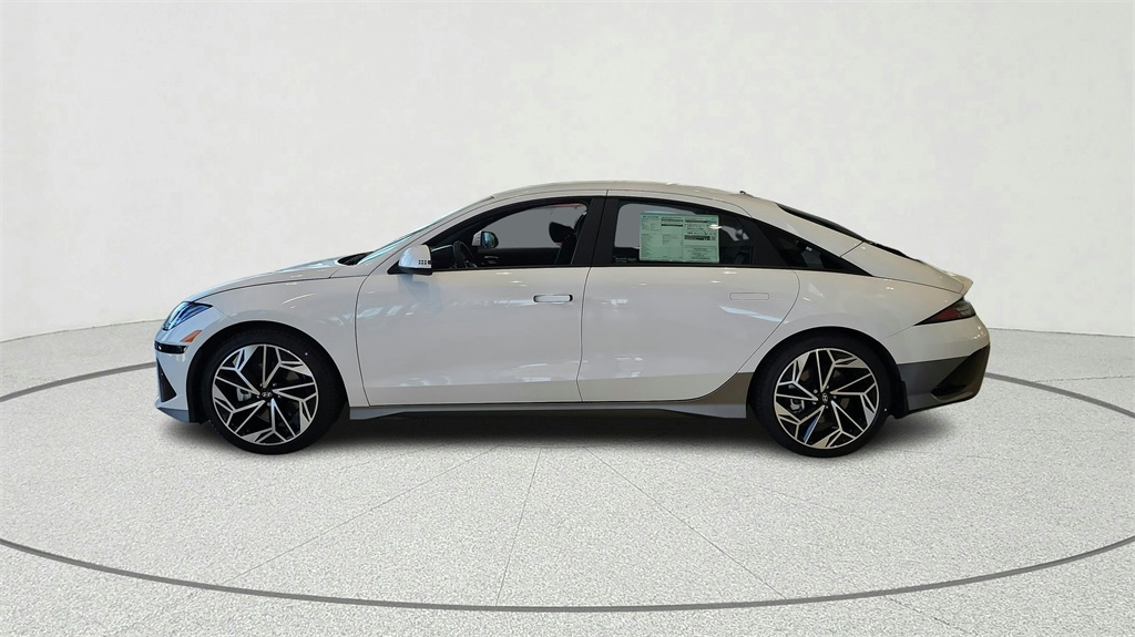 2025 Hyundai Ioniq 6 SEL photo 4