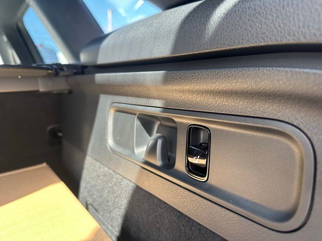 2026 Mercedes Benz GLC 300 4MATIC photo 32