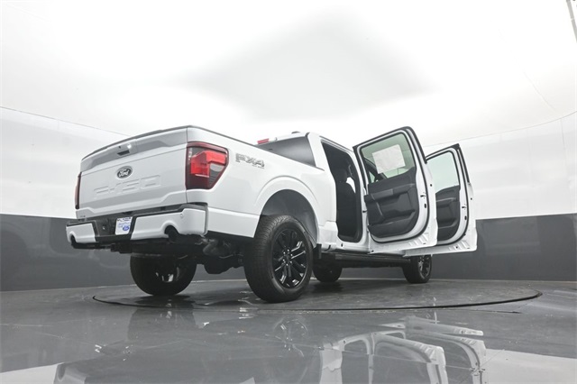 2025 Ford F-150 XLT photo 32