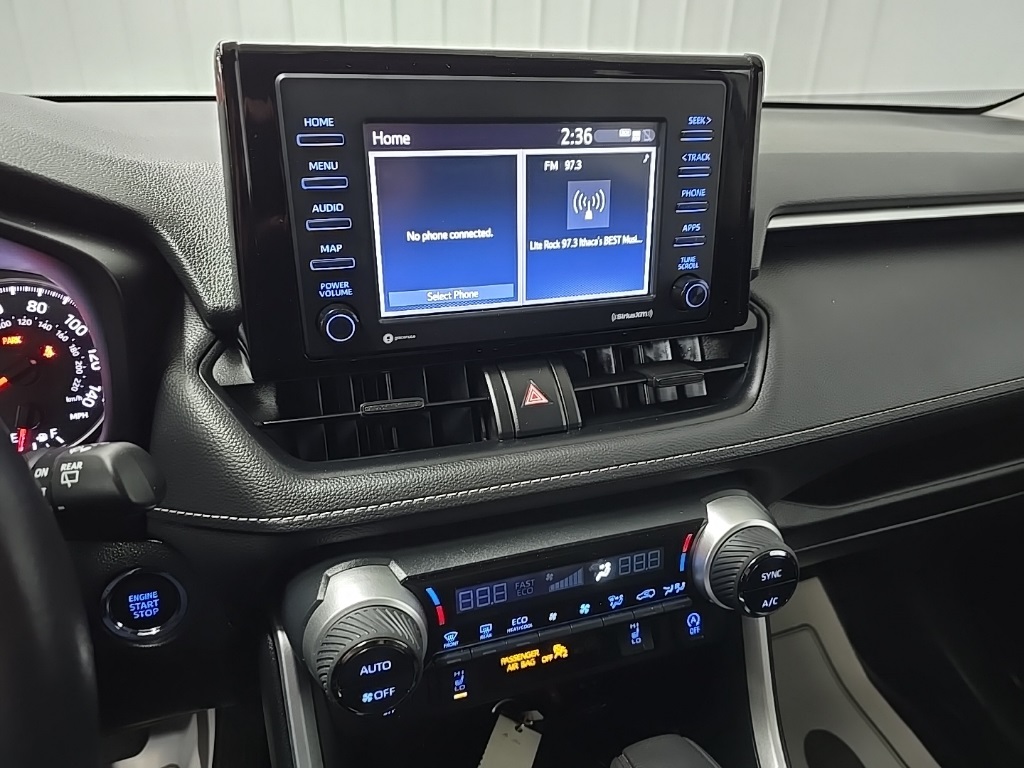 2022 Toyota RAV4 XLE photo 25