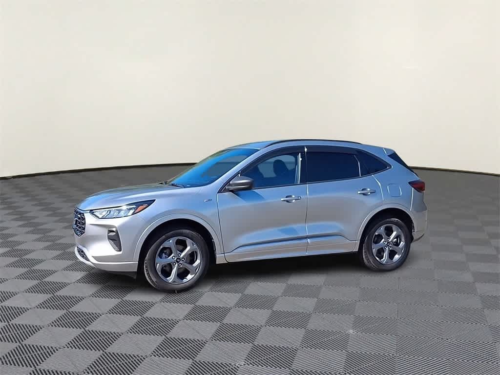 2023 Ford Escape ST-Line photo 4