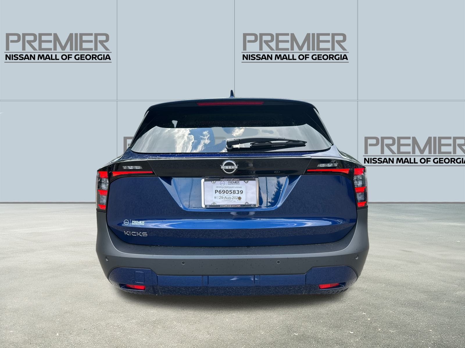2025 Nissan Kicks SV photo 6