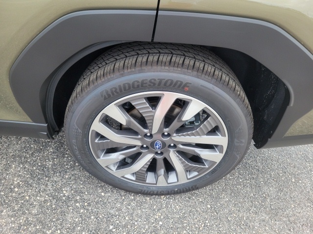 2025 Subaru Forester Touring photo 6