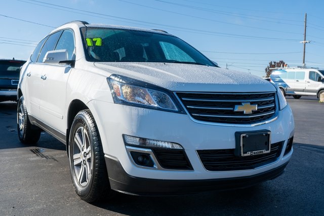 2017 Chevrolet Traverse 1LT photo 4