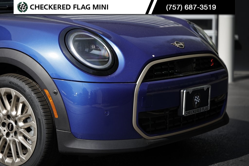 2025 Mini Cooper 4 Door Hardtop Signature photo 2