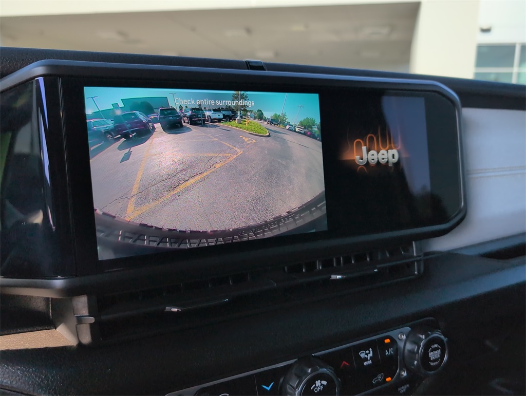 2025 Jeep Wrangler photo 12