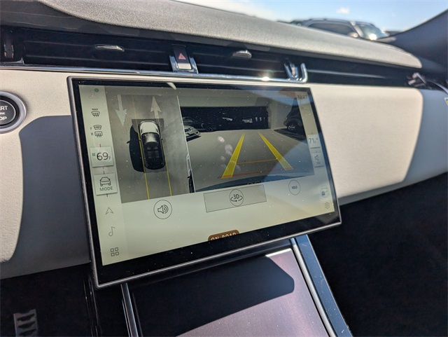 2026 Land Rover Range Rover Evoque Dynamic SE photo 8