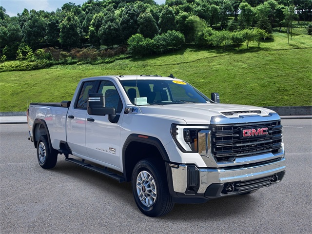 2024 GMC Sierra 2500HD Pro's photo