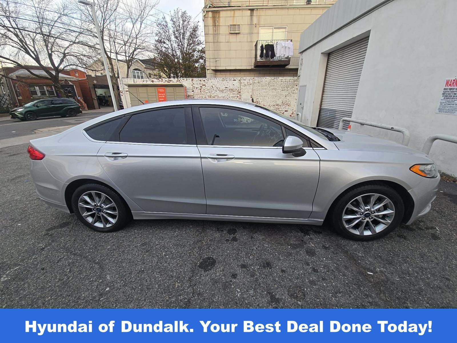 2017 Ford Fusion SE photo 3