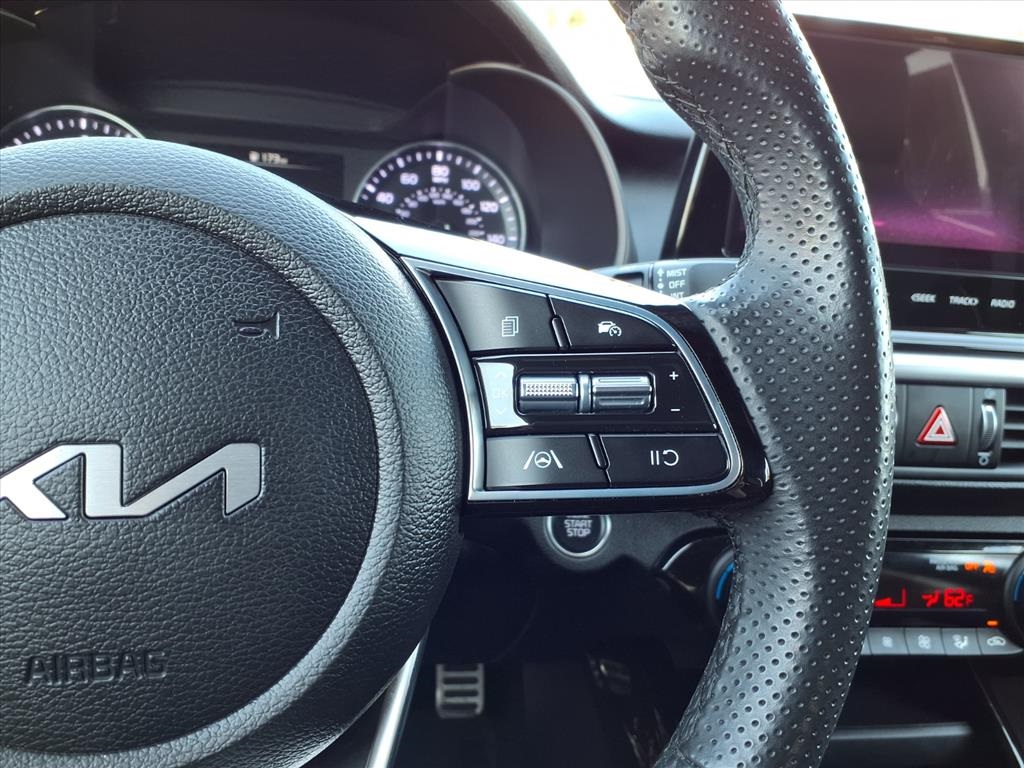 2023 Kia Forte GT-Line photo 15