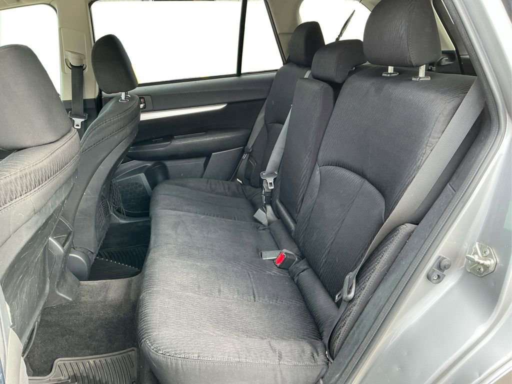 2011 Subaru Outback 2.5i Premium photo 10