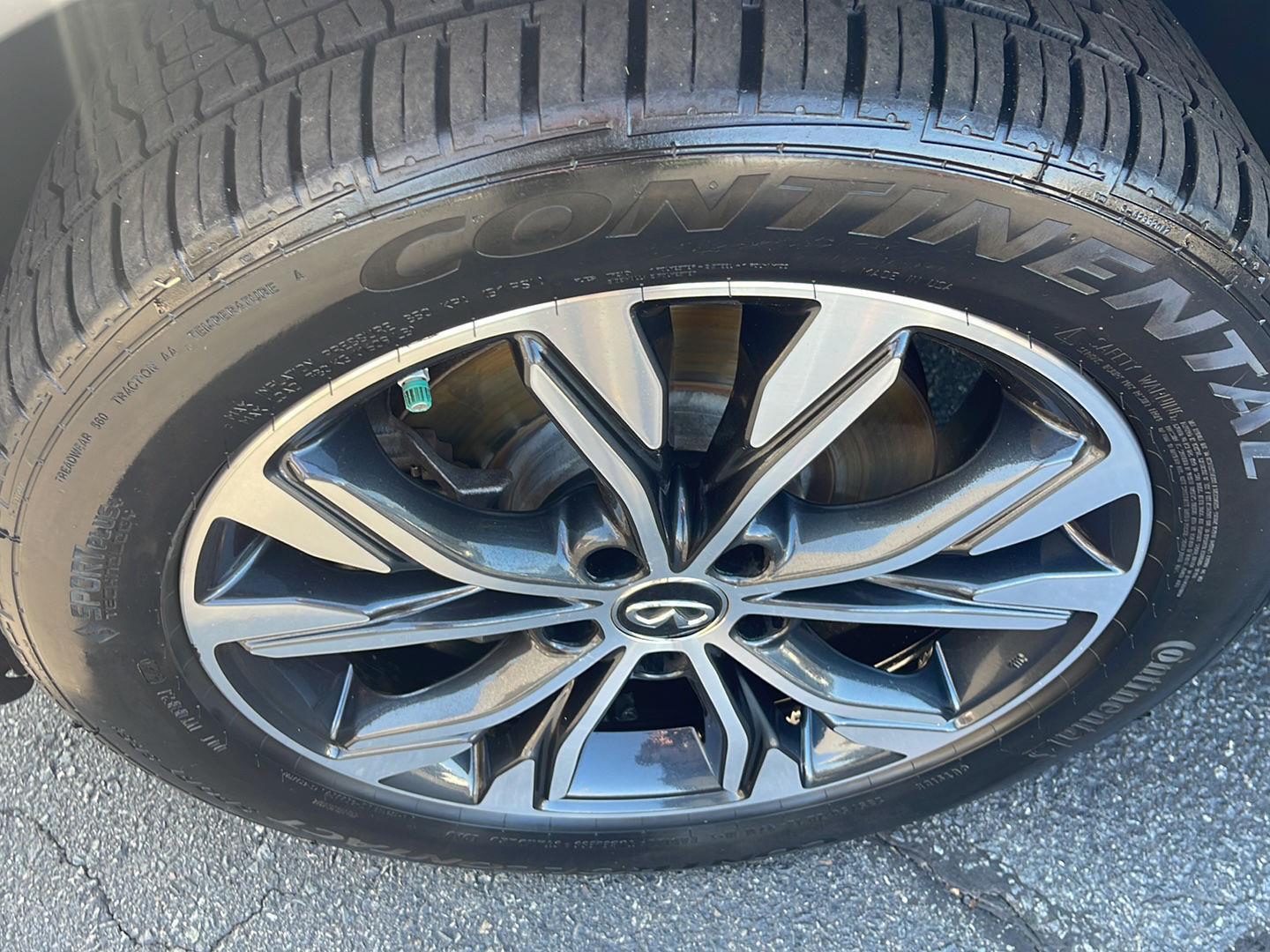 2019 Infiniti QX30 Luxe photo 10