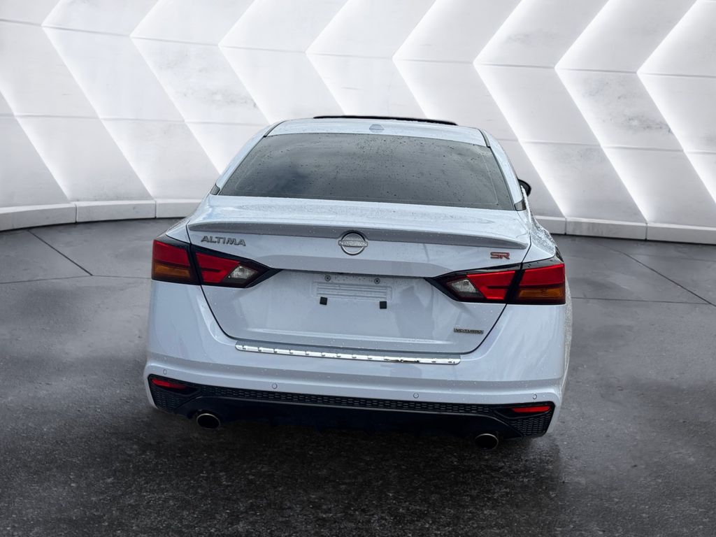2023 Nissan Altima SR photo 5