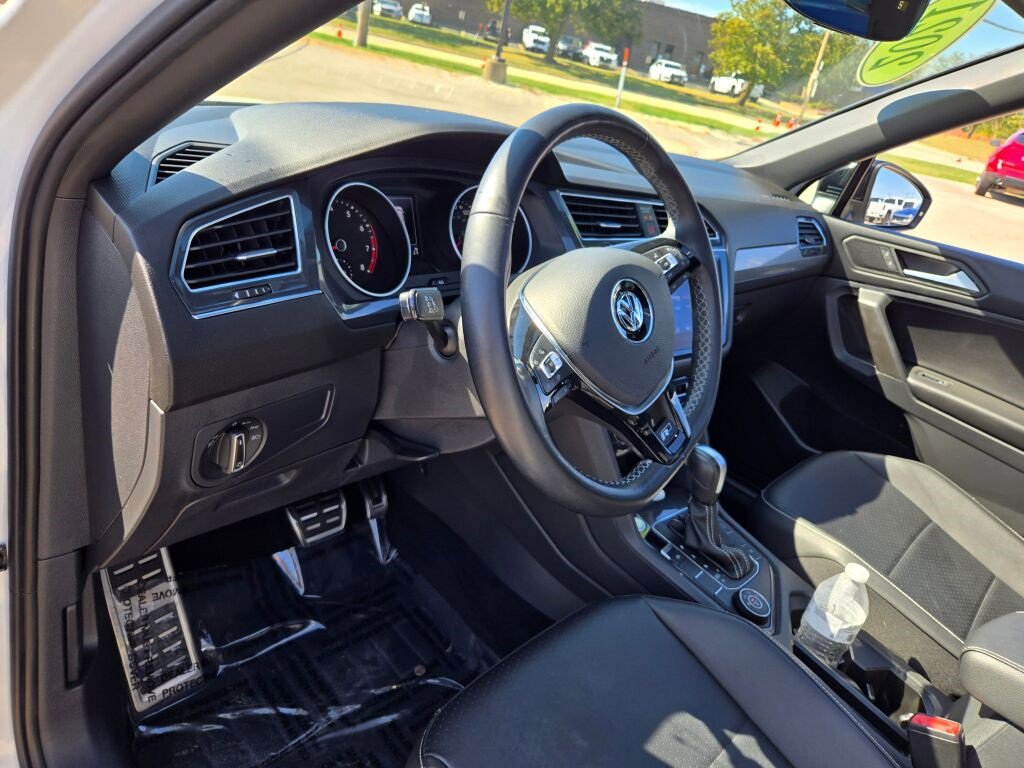 2021 Volkswagen Tiguan SE photo 17