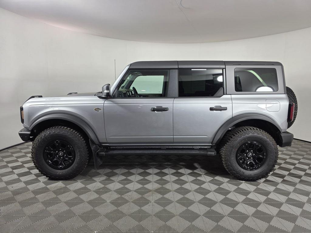 2024 Ford Bronco Wildtrak photo 2