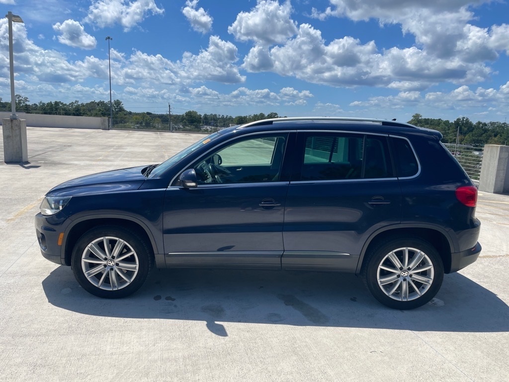 2015 Volkswagen Tiguan SEL photo 4