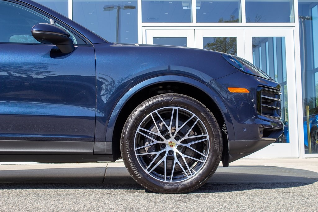 2024 Porsche Cayenne Coupe Base photo 5