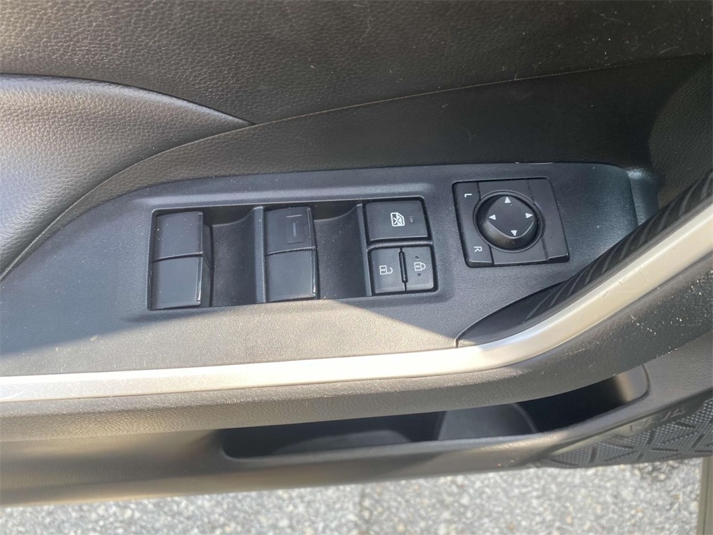 2023 Toyota RAV4 LE photo 14