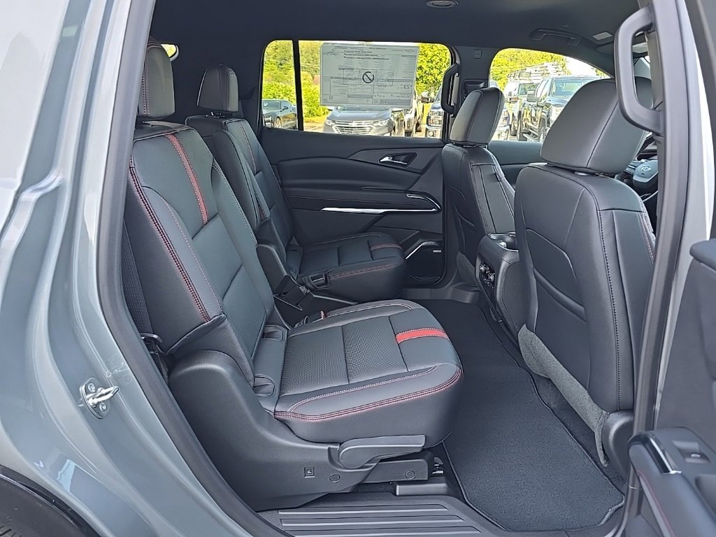 2025 Chevrolet Traverse RS photo 28