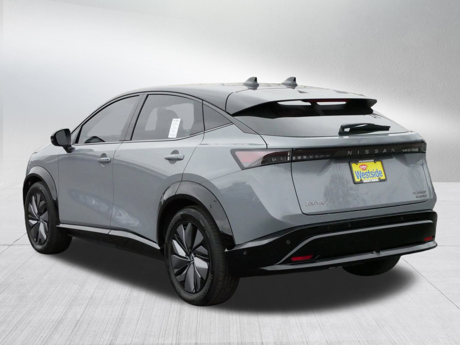 2023 Nissan ARIYA Platinum photo 5