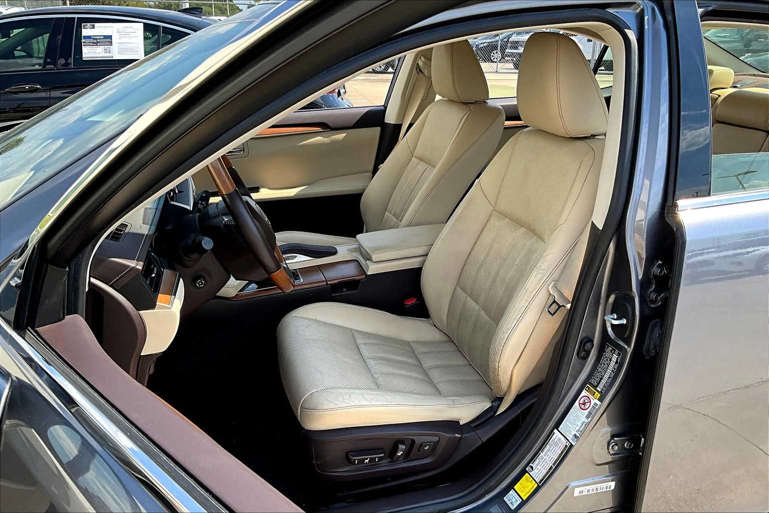 2016 Lexus ES 350 photo 6