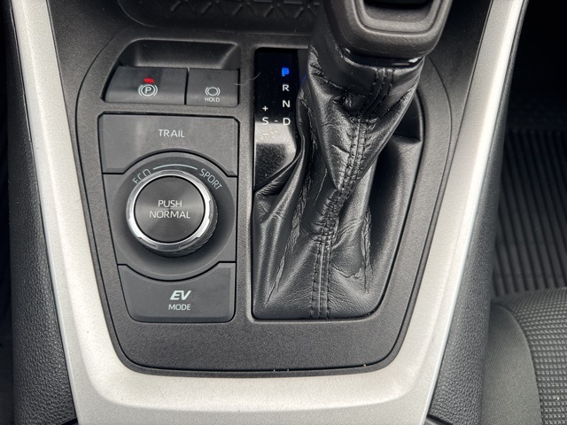 2021 Toyota RAV4 Hybrid LE photo 29