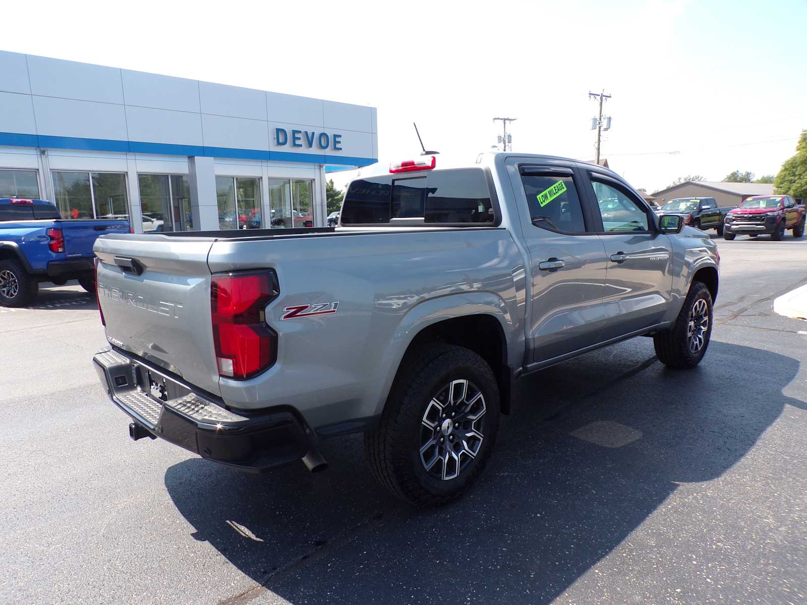 2023 Chevrolet Colorado Z71 photo 3