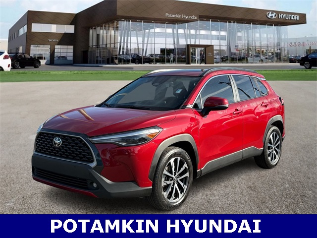 2023 Toyota Corolla Cross XLE's photo