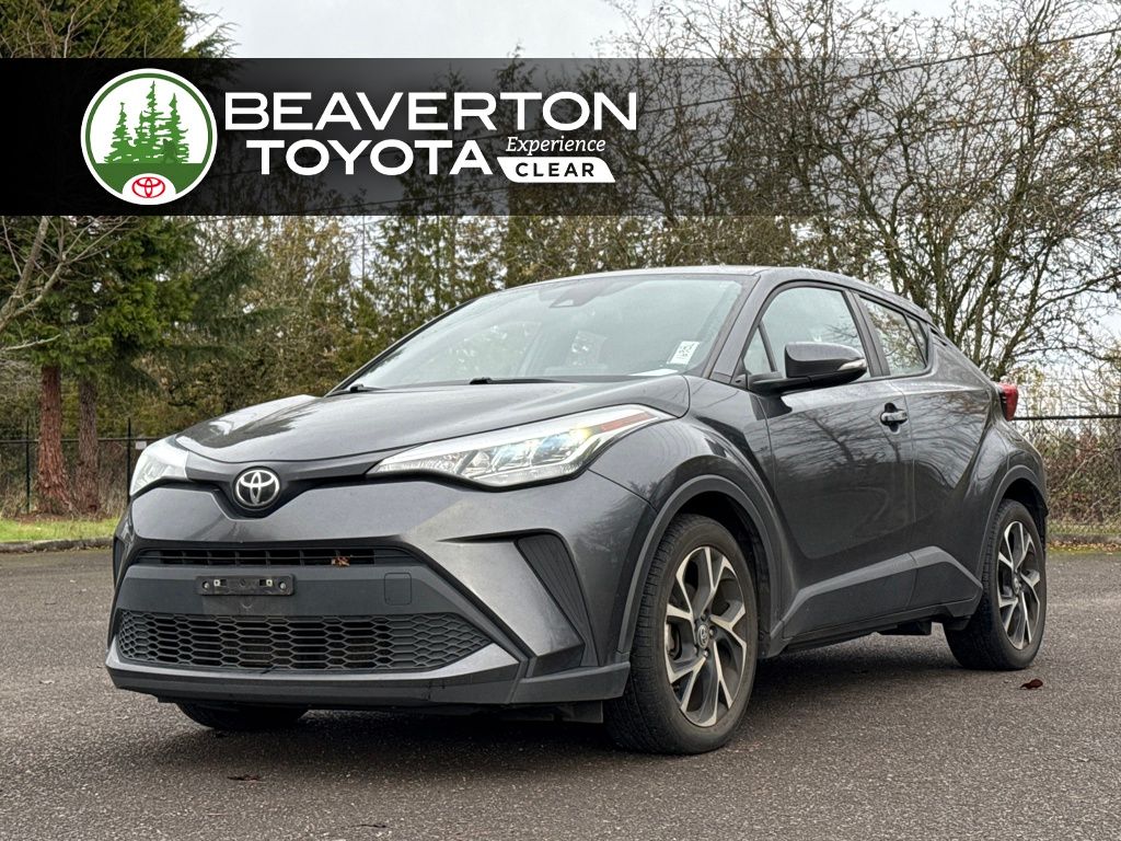 2022 Toyota C-HR XLE's photo
