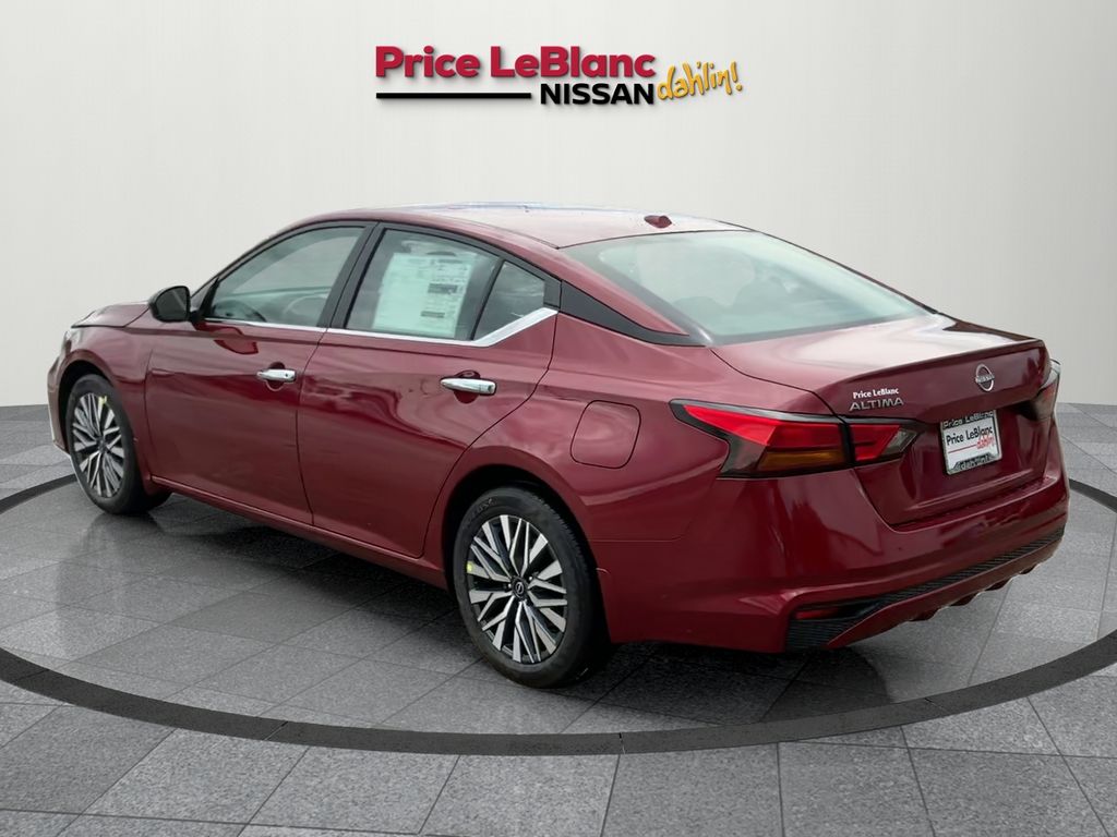 2025 Nissan Altima 2.5 SV photo 4