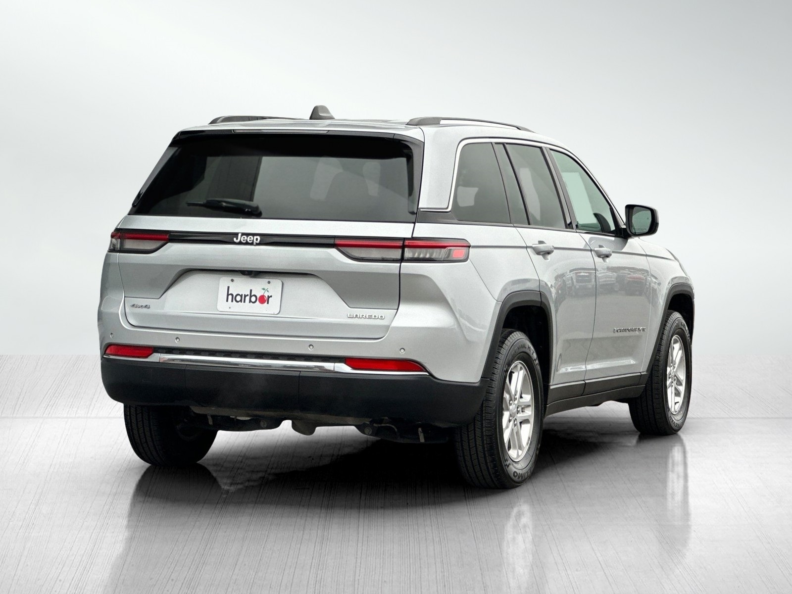 2024 Jeep Grand Cherokee Laredo photo 4
