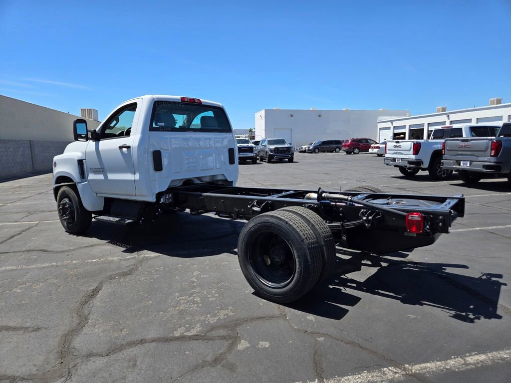 2024 Chevrolet Silverado 6500HD Work Truck photo 4