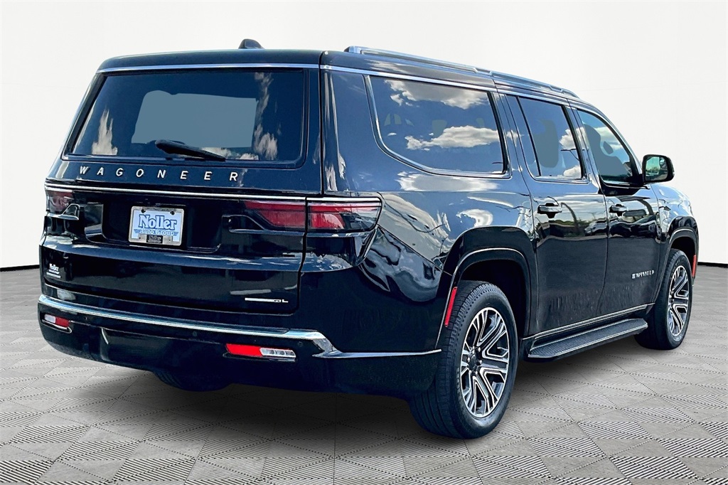 Image 2 of Pre-Owned 2023 Jeep Wagoneer L Series II