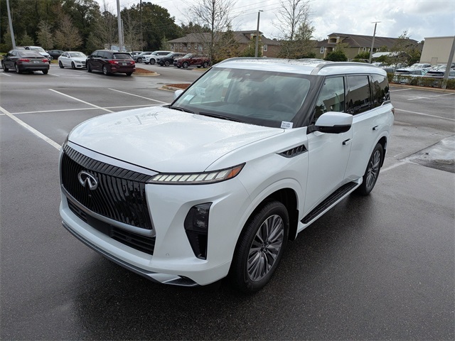 2026 Infiniti QX80 Luxe photo 7