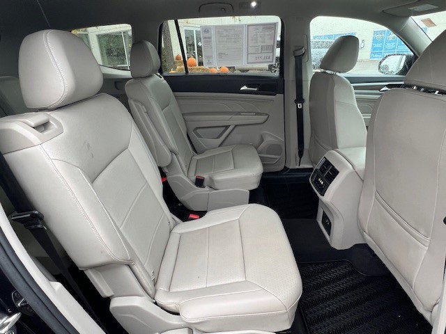 2023 Volkswagen Atlas SEL photo 16