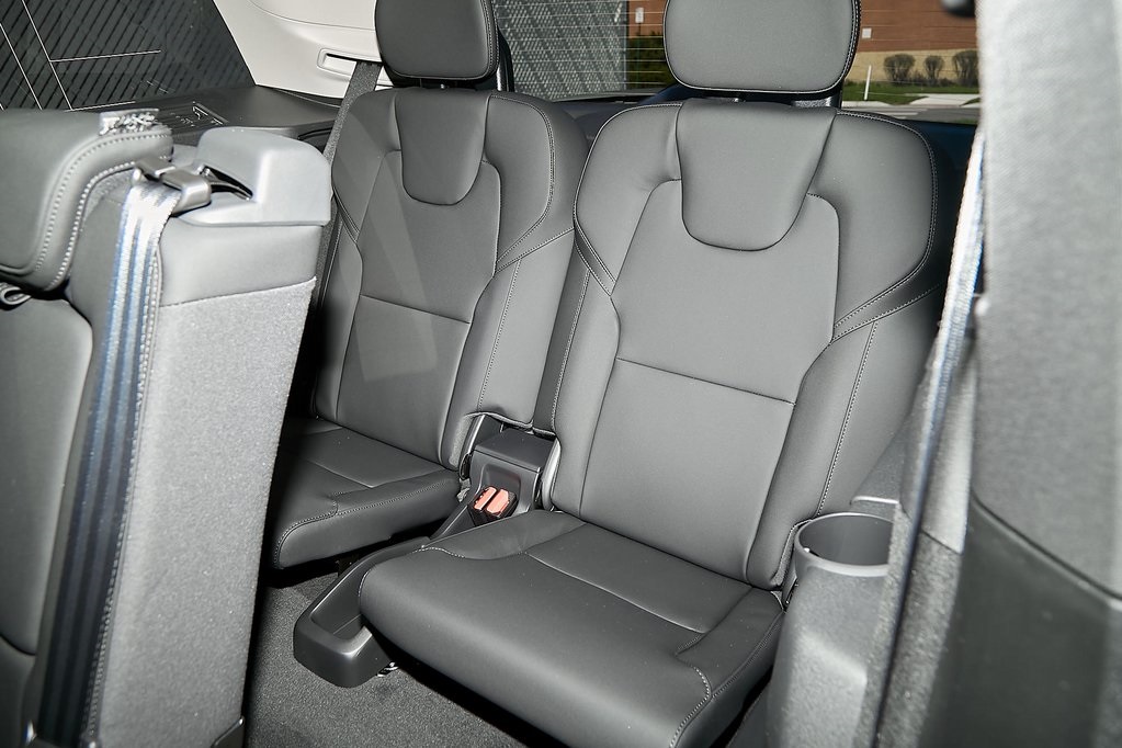 2025 VOLVO XC90 - Image 20