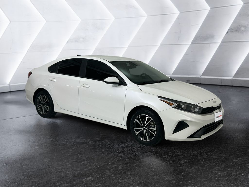 2024 Kia Forte LXS's photo