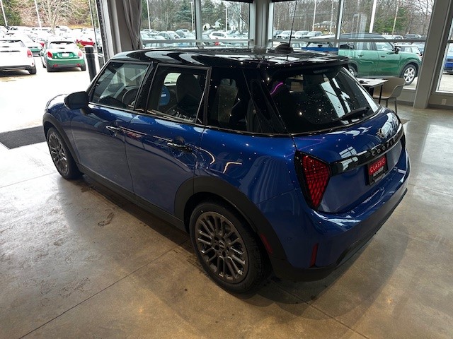 2025 Mini Cooper 4 Door Hardtop Signature photo 4