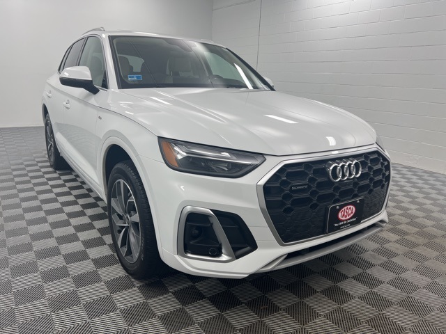 2024 Audi Q5 Premium Plus's photo